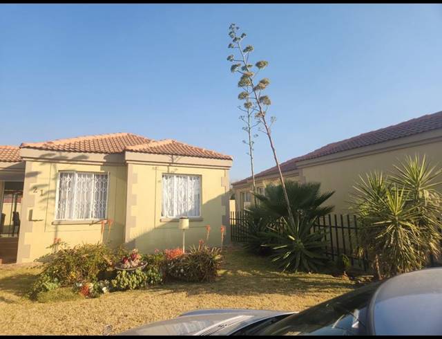 2 BEDROOM TOWNHOUSE FOR SALE IN ELANDSPARK